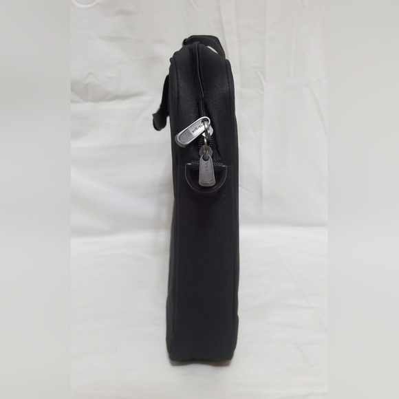 Targus Classic Slim Ergonomic Briefcase Laptop Messenger Travel Office Bag - Picture 2 of 12